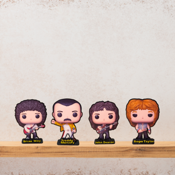 Set de 4 Tótems de Queen – Freddy, Roger, Brian y John (Estilo Funko Plano)